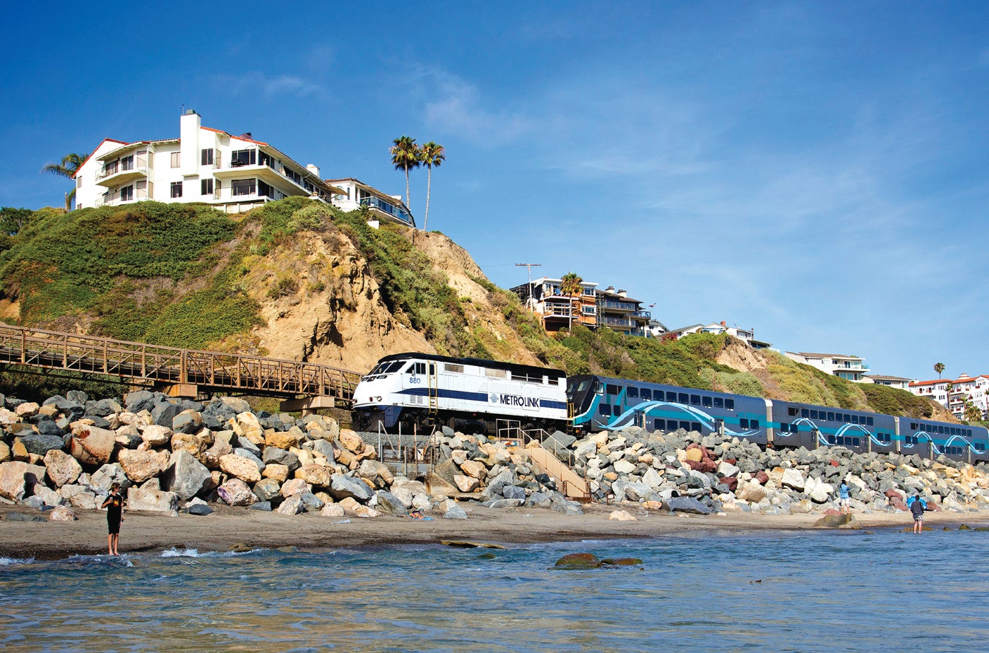 metrolink-beach-train
